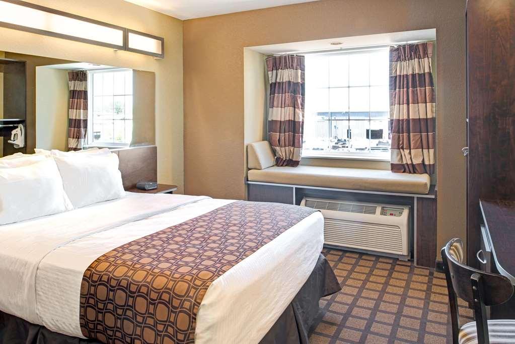 Microtel Inn & Suites By Wyndham Bluffs Council Bluffs Exterior photo